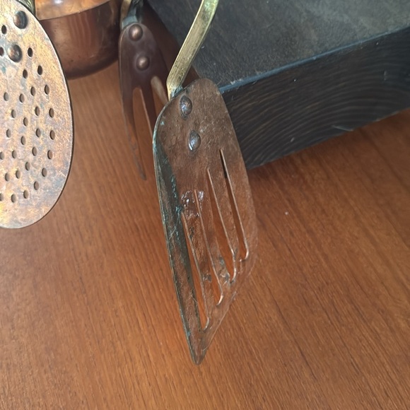 Antique vintage real copper and real brass kitchen utensils set of four - Picture 8 of 11